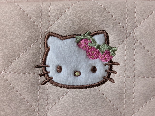 ハローキティ刺繍ワッペンアップ
