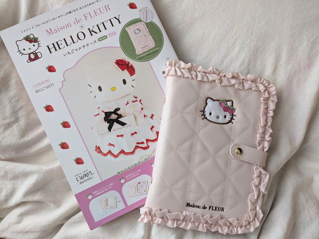 Maison de FLEUR×HELLO KITTY いちごマルチケースBOOK PINKと付録