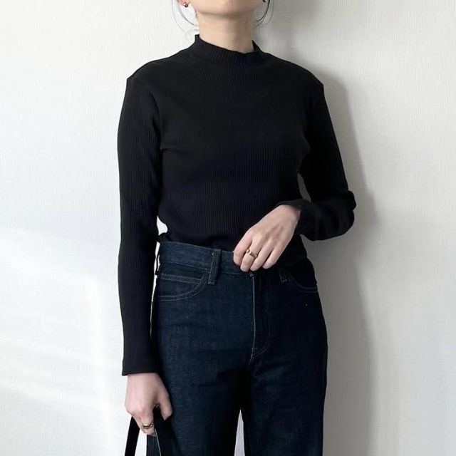 UNIQLO「リブハイネックT/長袖」