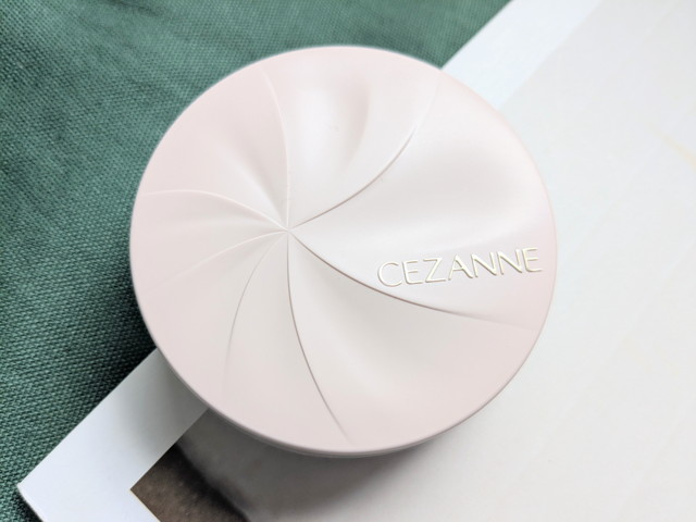 セザンヌ セラムクッションファンデーション 上蓋
