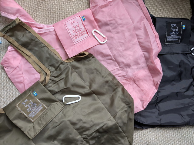 mozショッピングバッグ SAKURA・OLIVE・BLACK 3色広げた状態並べ