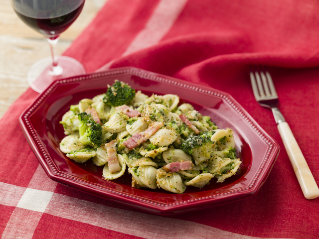 成城石井自家製 ブロッコリーと自家製ベーコンのオレキエッテ