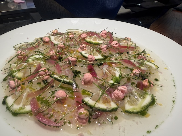 可愛い盛り付け、鮮魚のカルパッチョ