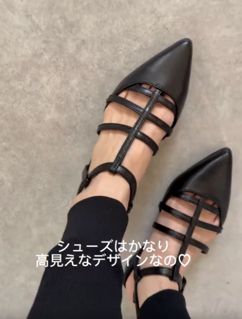 黒のCCストラップMを着用したコーデ