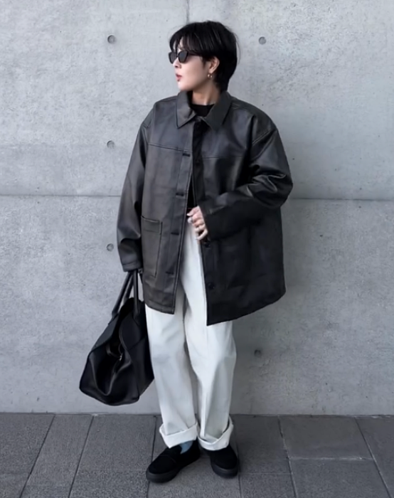 GU「ツイルワイドストレートパンツ」