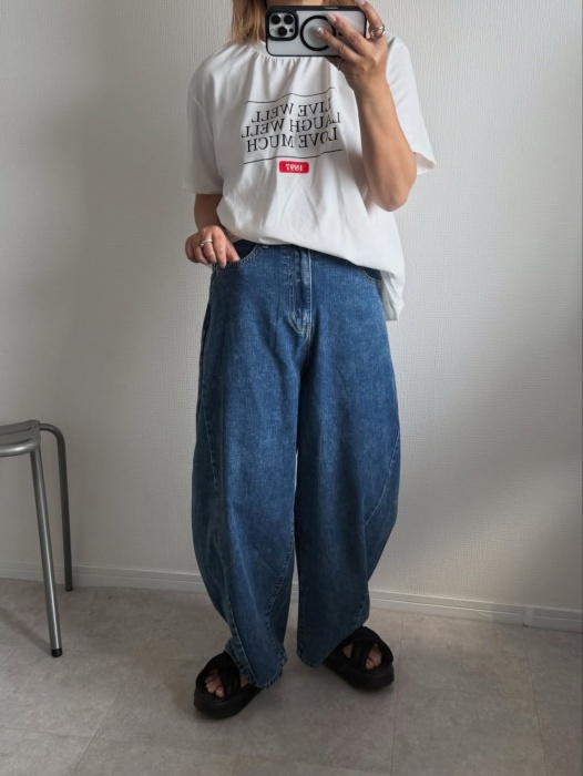 しまむら「カーブデニムパンツ」