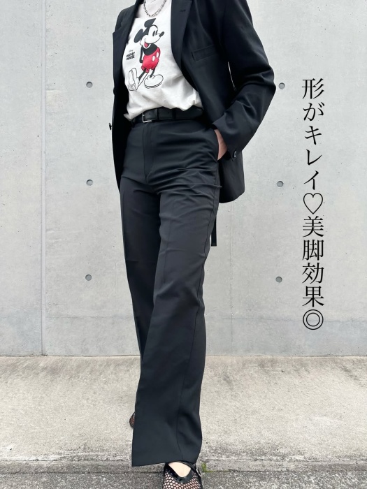 Uniqlo U「ハイライズストレートパンツ」