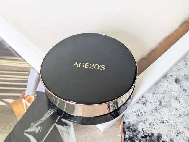 AGE20'S シグネチャーエッセンスパクト インテンスカバーの外観