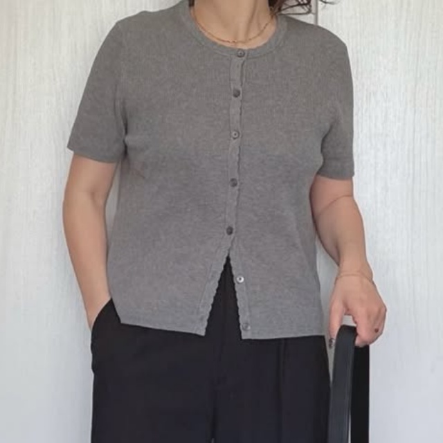 UNIQLO「スカラップクルーネックカーディガン/ウォッシャブル」