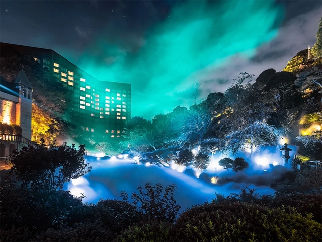 ホテル椿山荘東京の庭園に広がる東京雲海の幻想的な夜景