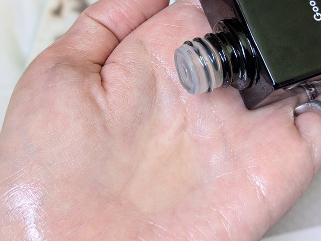 SINN PURETÉ「トゥーグッド マルチベネフィットオイル　Yorishiro」のテクスチャ