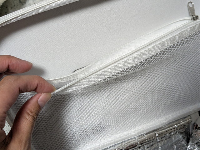 Coleman保冷バッグのメッシュ内ポケットのアップ