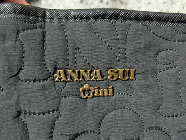 ANNA SUI miniトートバッグのアンティークゴールドのロゴプレートアップ
