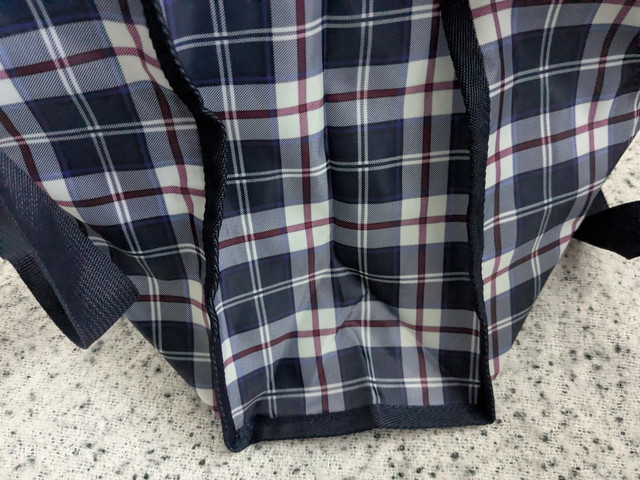 ショッピングBAGのマチアップ。しっかりしたマチでたっぷり収納できるつくり