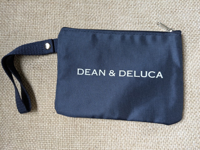 DEAN&DELUCAストラップ付きポーチ正面