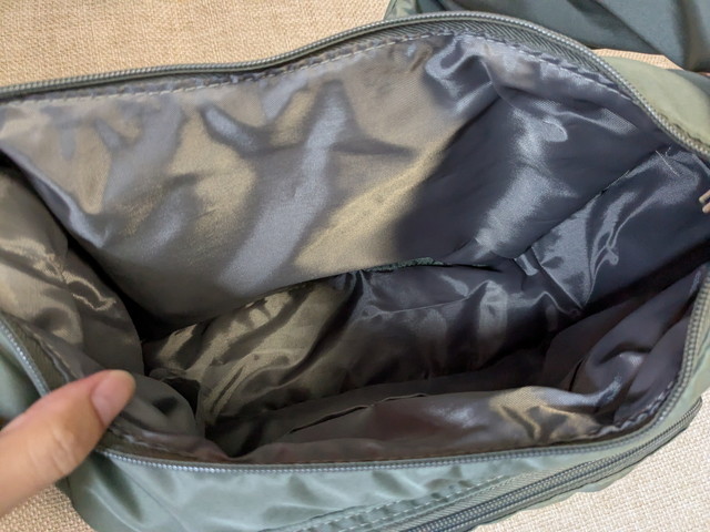古川優香 多機能Shoulder Bagのメイン収納内部