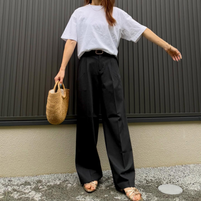 スマートワイドストレートパンツを着たコーデ