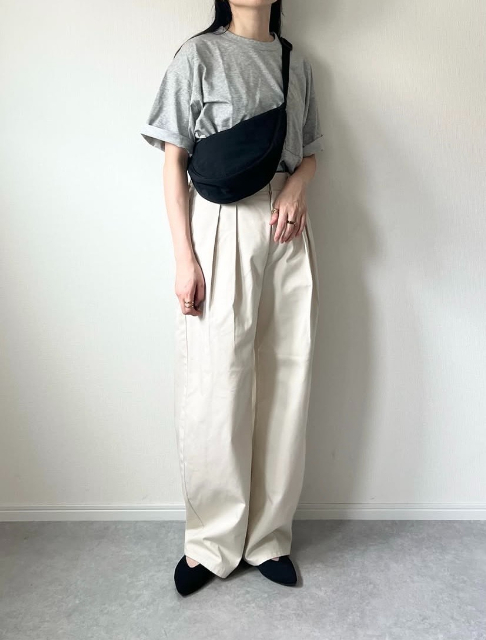 チノタックバレルパンツを着たコーデ