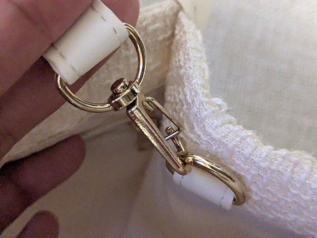 Darich TWEED BAG BOOK IVORY ver. ショルダーストラップの金具アップ