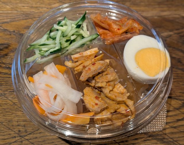 成城石井自家製 韓国風冷やし中華(自家製麺使用)