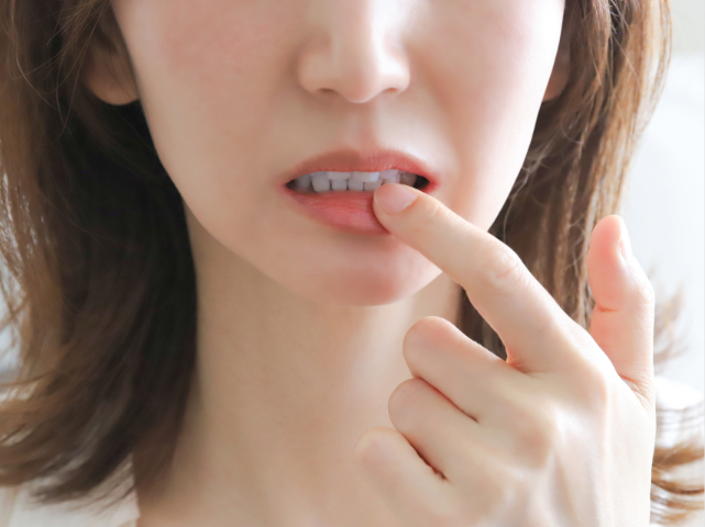 唇が気になる女性