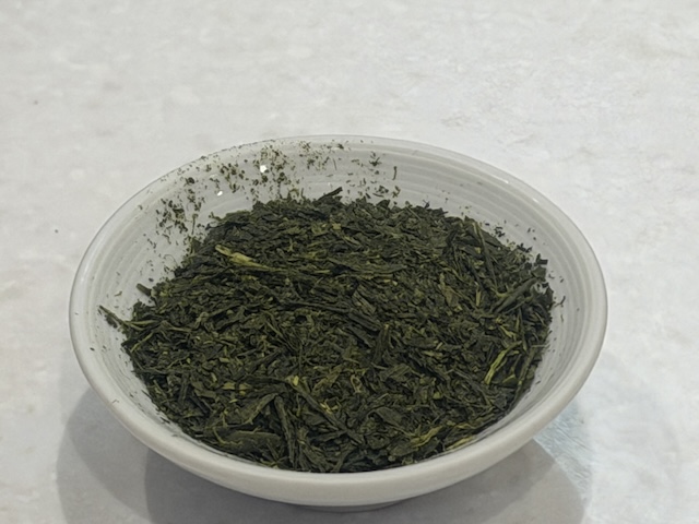 早摘みの茶葉
