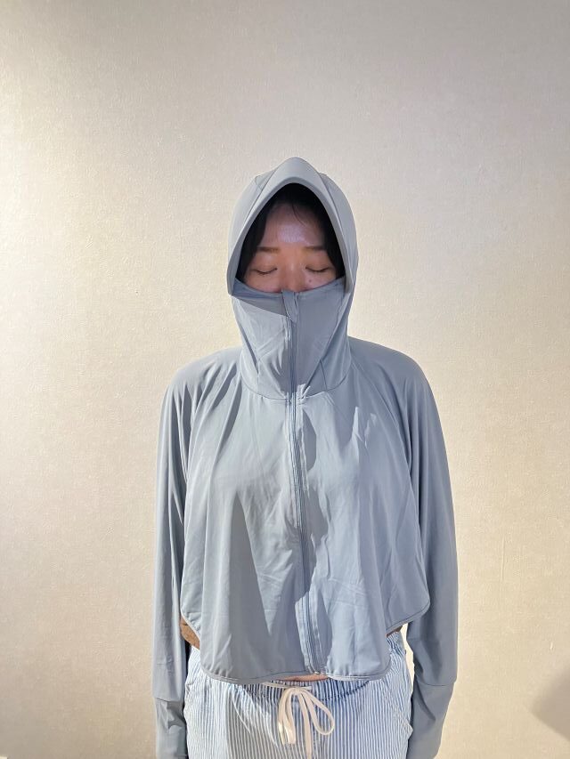 進化版UVカットパーカーを着用した正面の様子