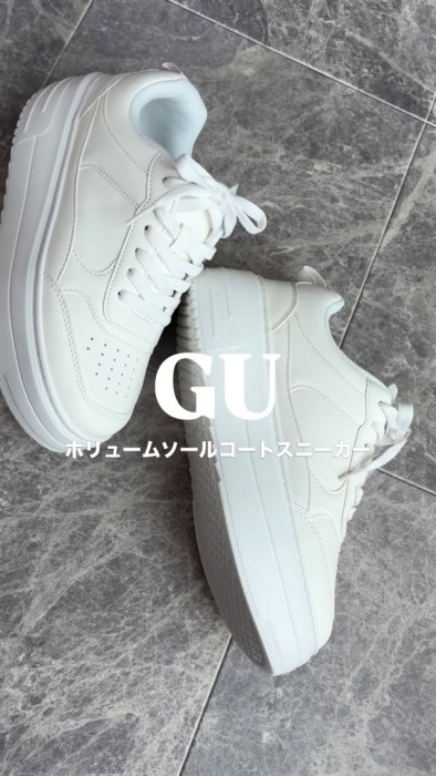 GU「ボリュームソールコートスニーカー」
