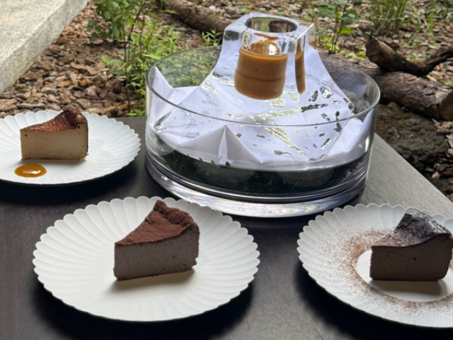 富士山アイスコーヒーとケーキ