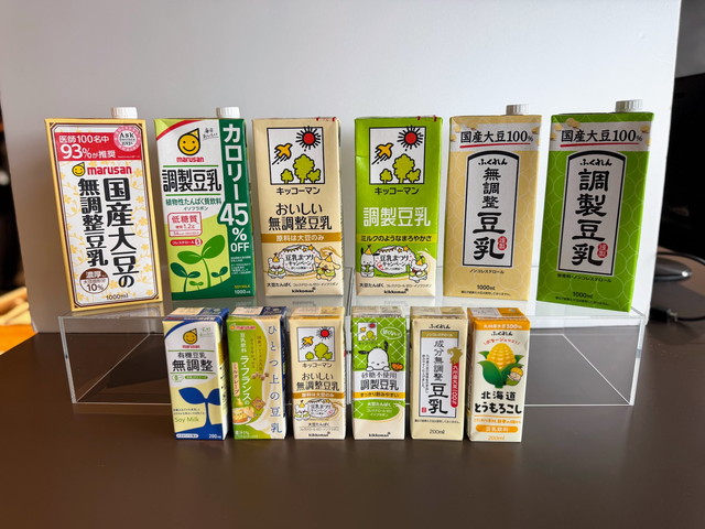 セミナー会場に並んだ紙パック入りの豆乳