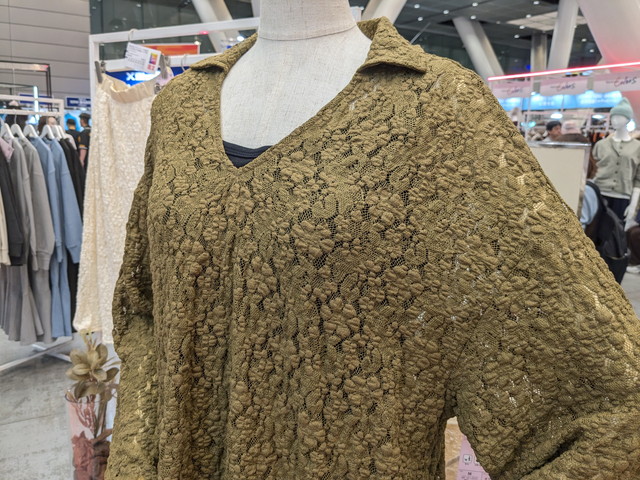 フリンジレーストップス