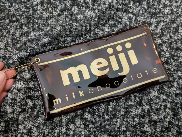 板チョコ形のクリアポーチ単体のアップ写真