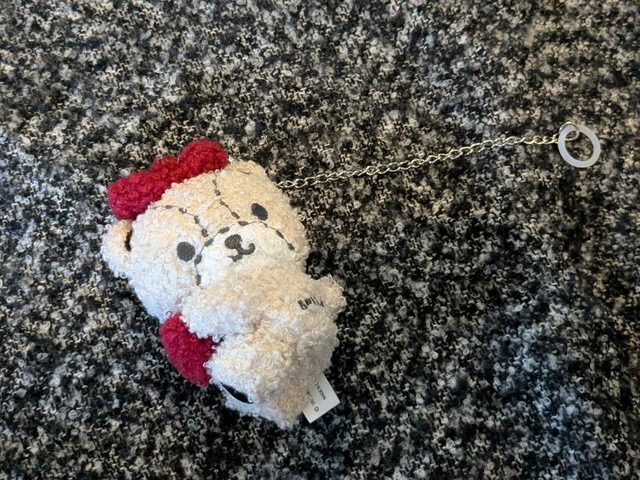TINY CHUM ver.のぬいぐるみチャーム単体のアップ写真