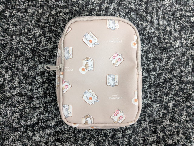 mofusandのパンにゃん柄ポーチ正面の写真