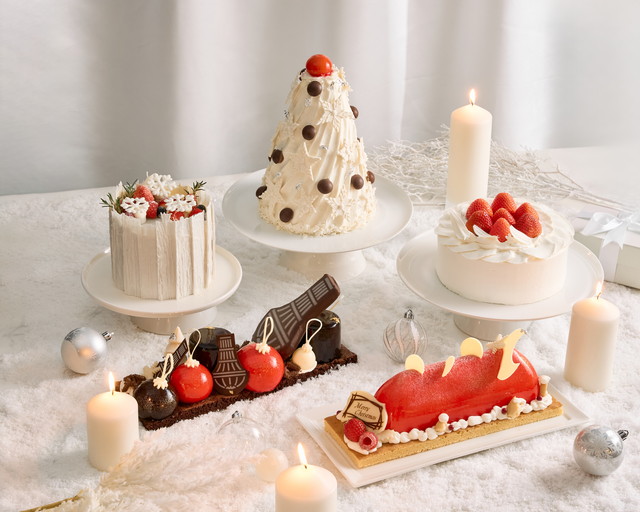 「White Christmas Collection 2026」全6種のケーキがキャンドルとともに並ぶ全体カット