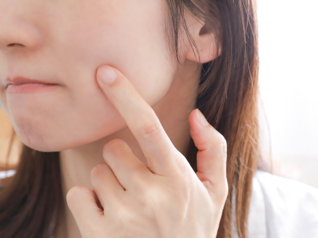 肌が気になる女性