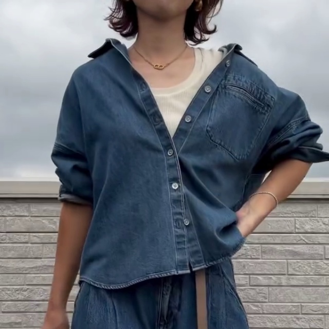 UNIQLO：C「デニムリラックスシャツジャケット」