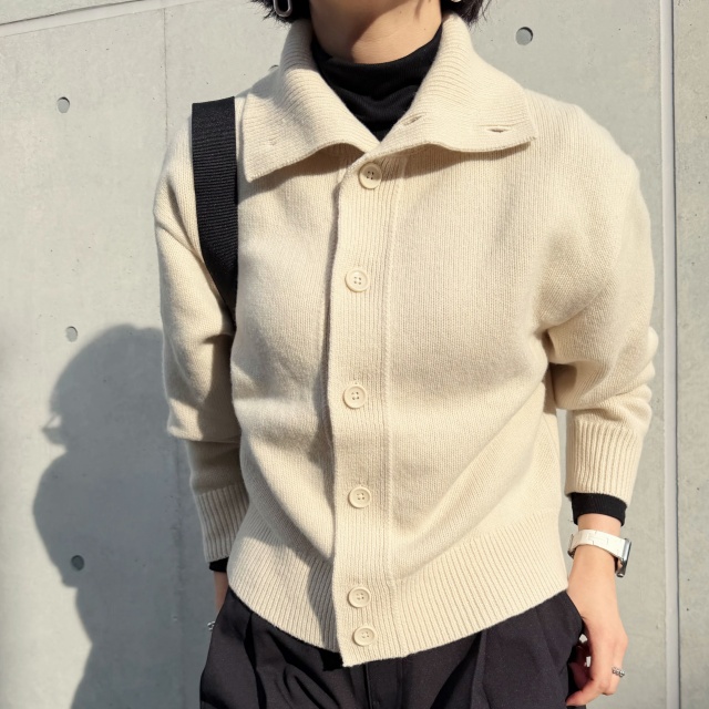Uniqlo U「ラムスタンドカラーカーディガン」