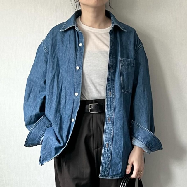GU「デニムオーバーサイズシャツ」
