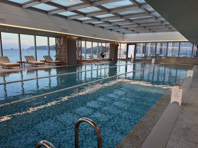 Grand Josun Busanの屋内プール