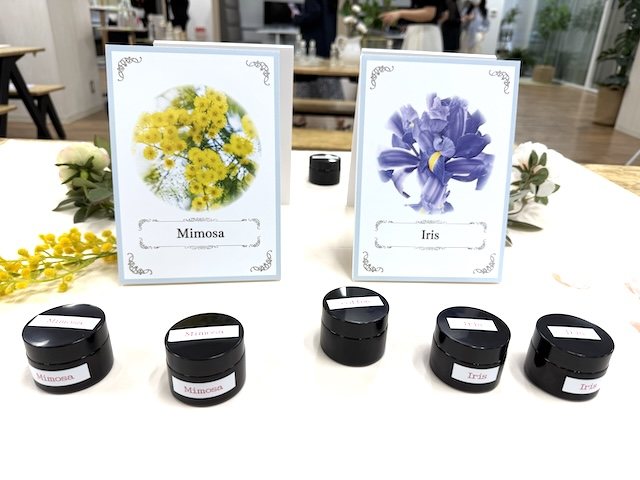 ミモザとアイリスの香りの展示