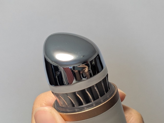 セラフェイス デパフィング ワンドのカーブした金属製ヘッド